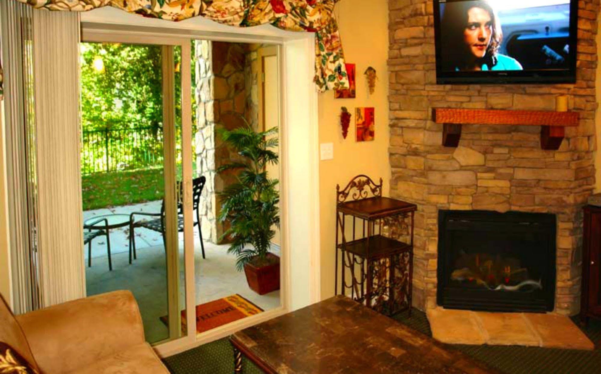 Summit Manor Condominiums Gatlinburg Bagian luar foto