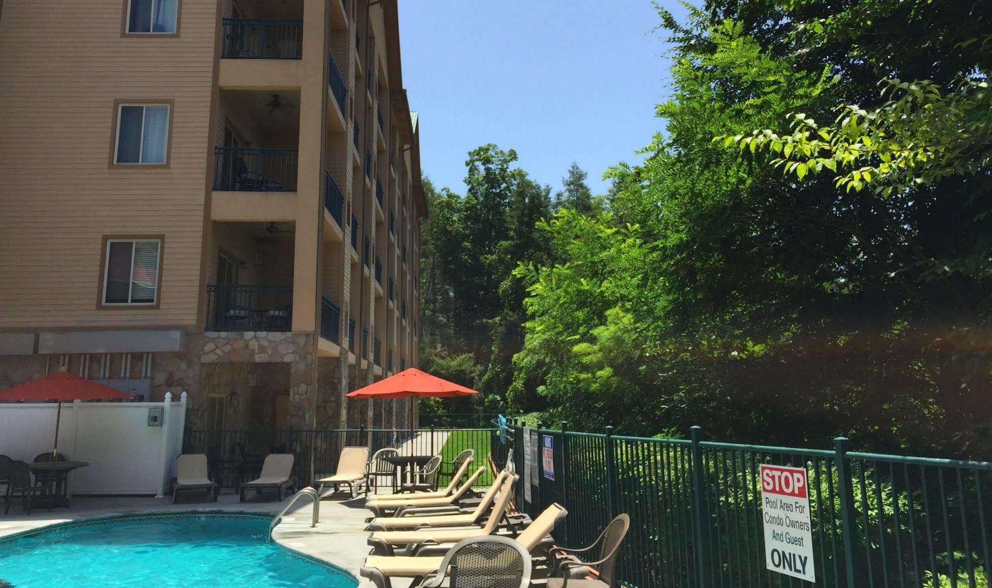 Summit Manor Condominiums Gatlinburg Bagian luar foto